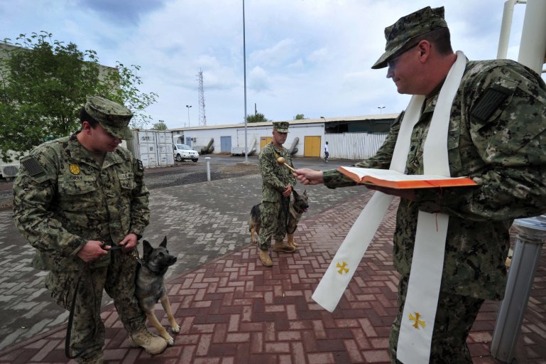 Military_working_dog_blessing_141004-N-RY232-042.jpg